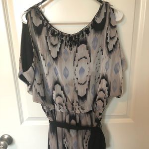 Size 12. Bought at dress barn. Worn once